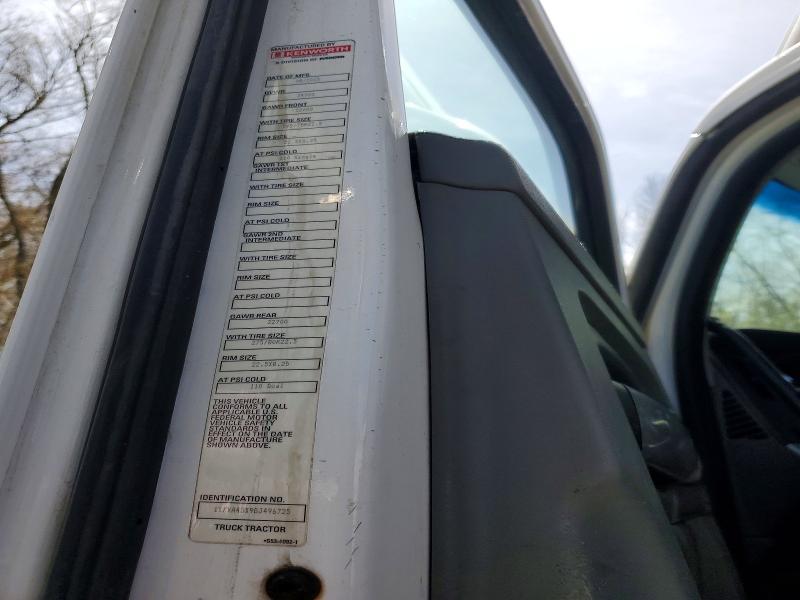 2016 Kenworth T680 Semi Truck