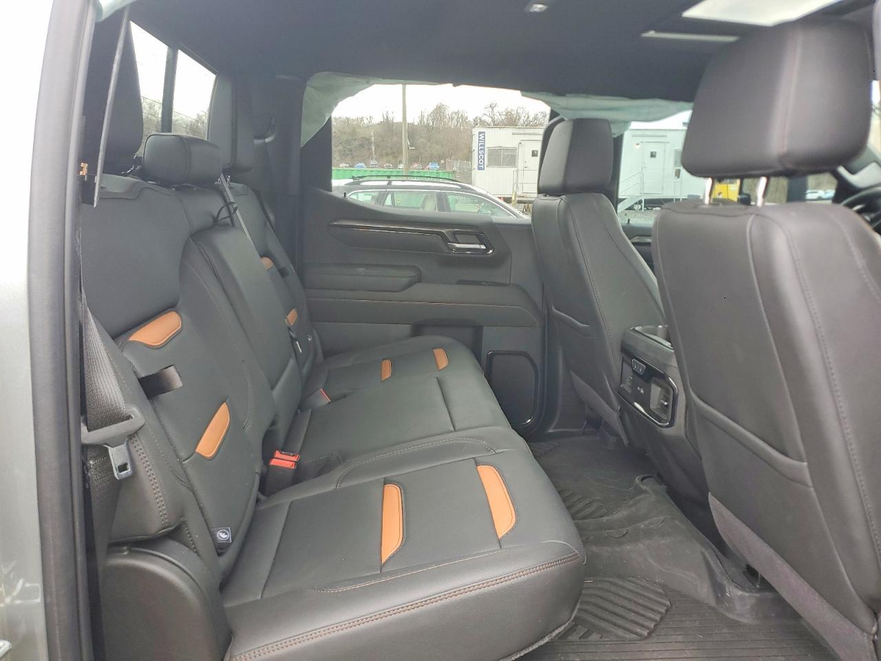 2025 GMC Sierra K1500 AT4