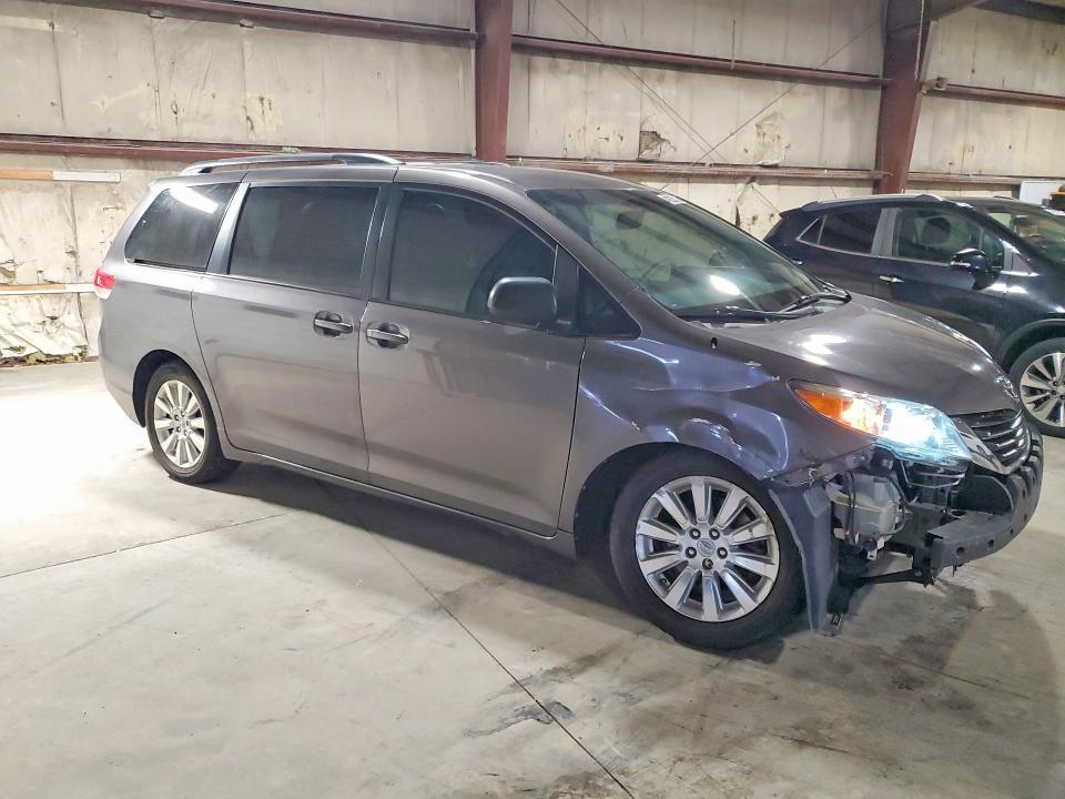 2011 Toyota Sienna le