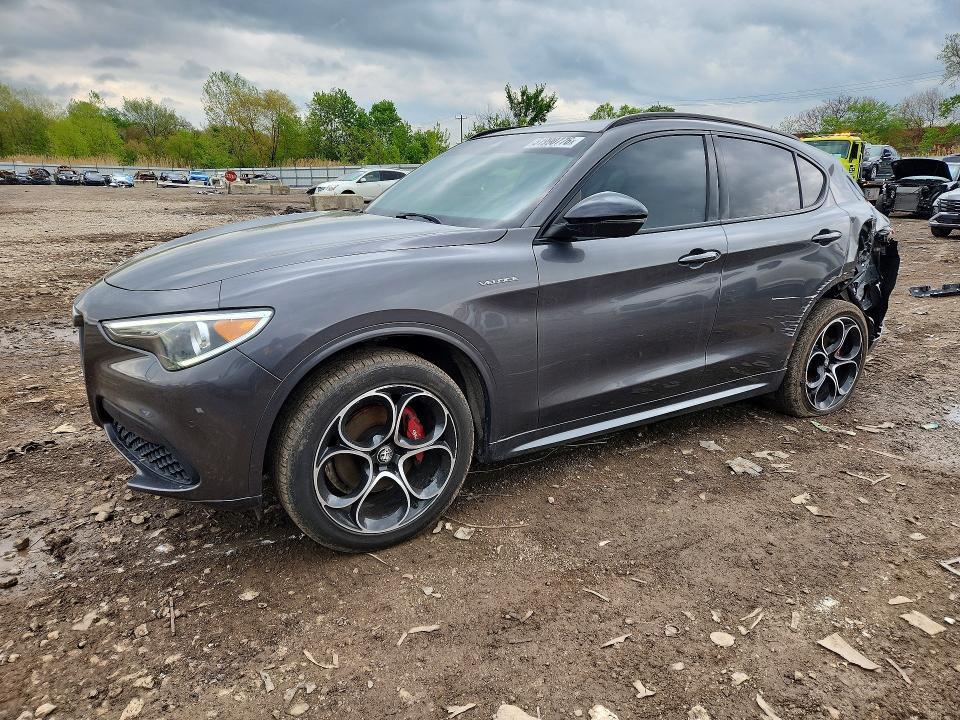 2022 Alfa Romeo Stelvio ti