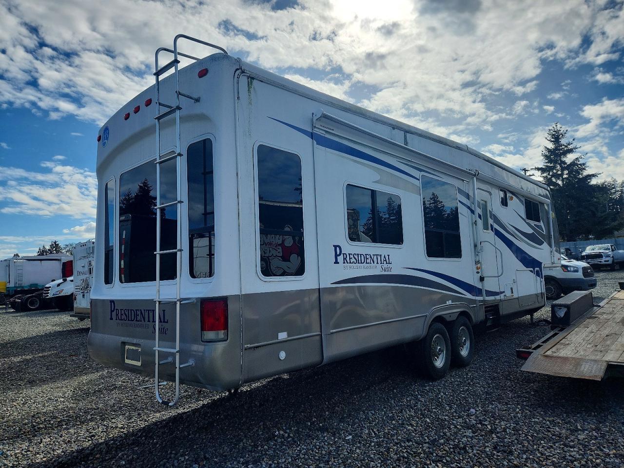 2007 Holiday Rambler Presidential Camper