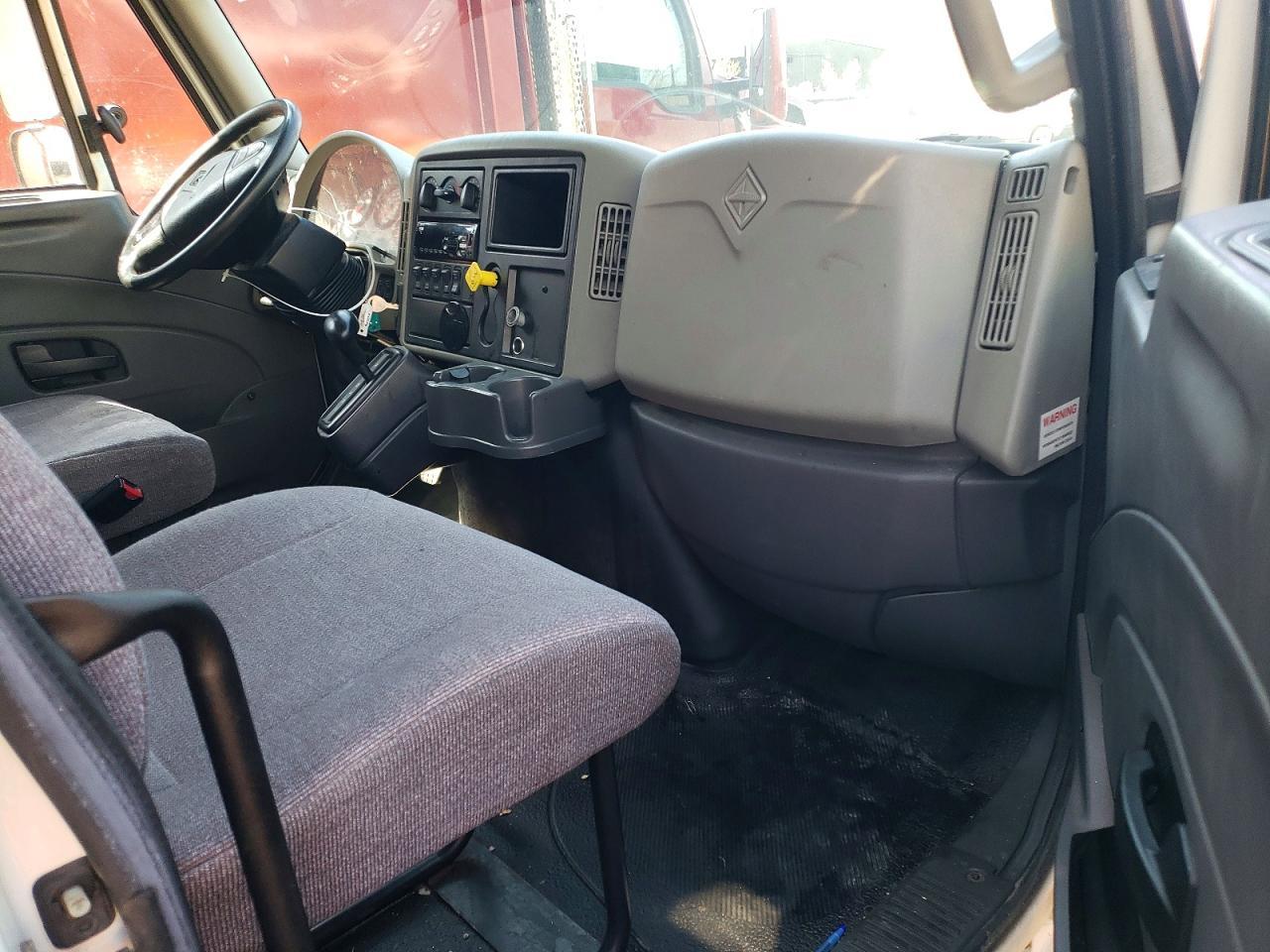 2016 International 4300 BOX Truck