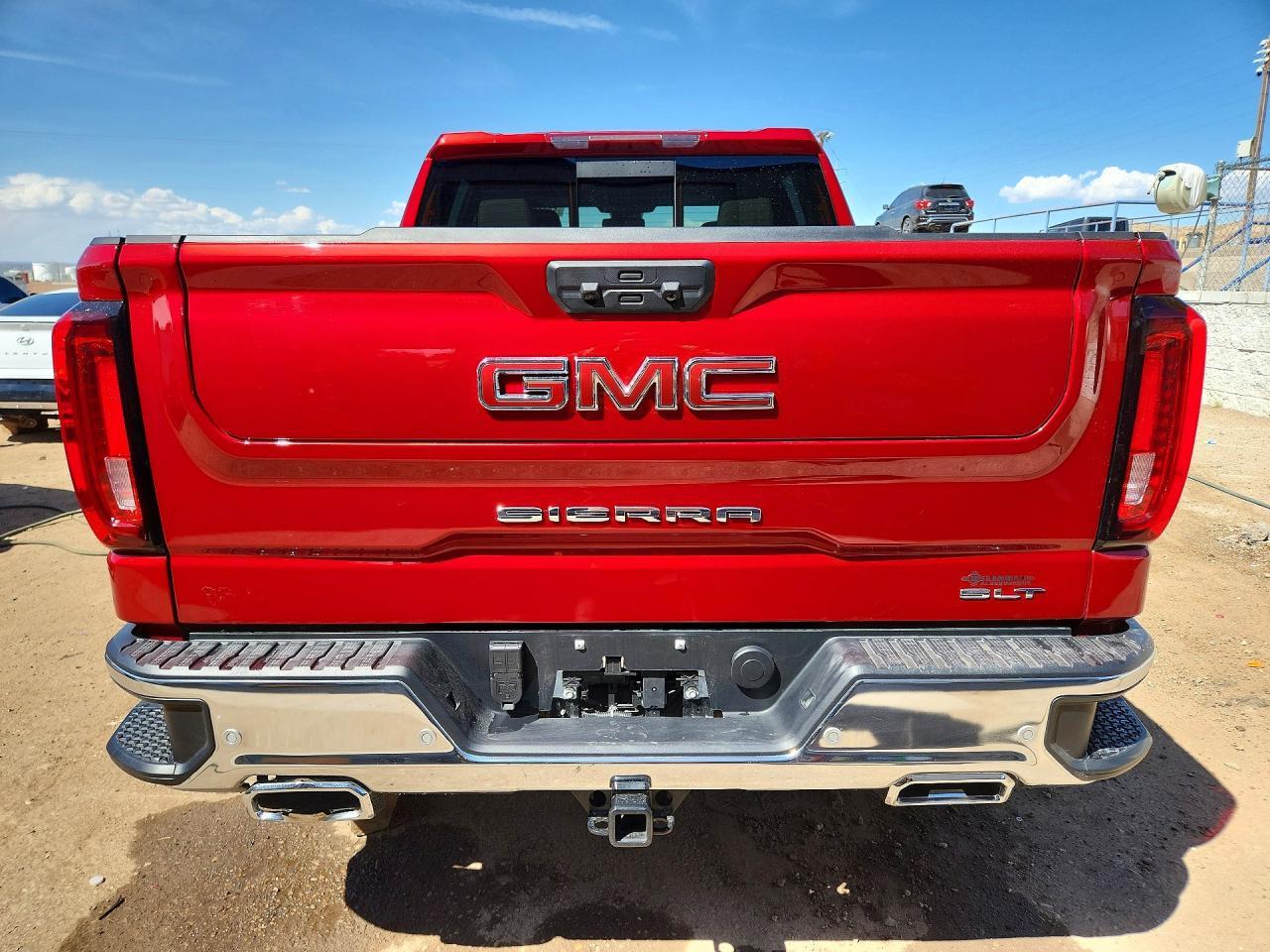 2025 GMC Sierra K1500 SLT