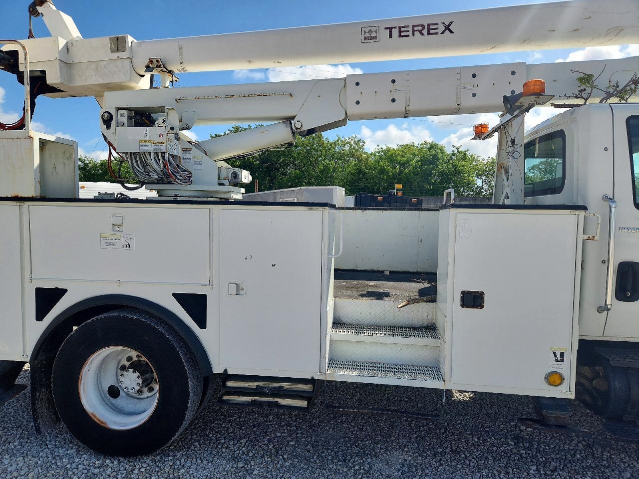 1987 International 4300 Bucket Truck