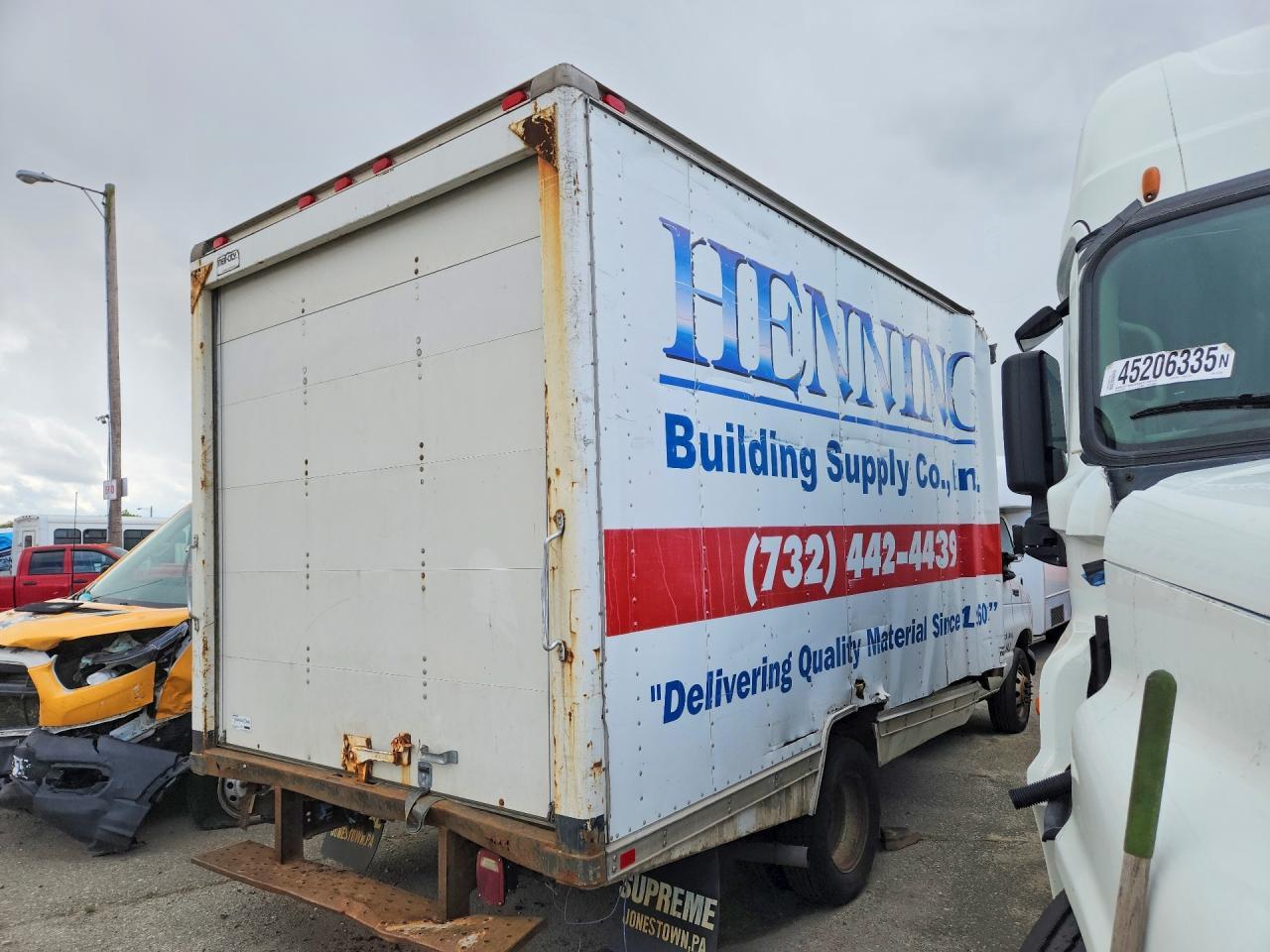 2005 Ford E350 BOX Truck