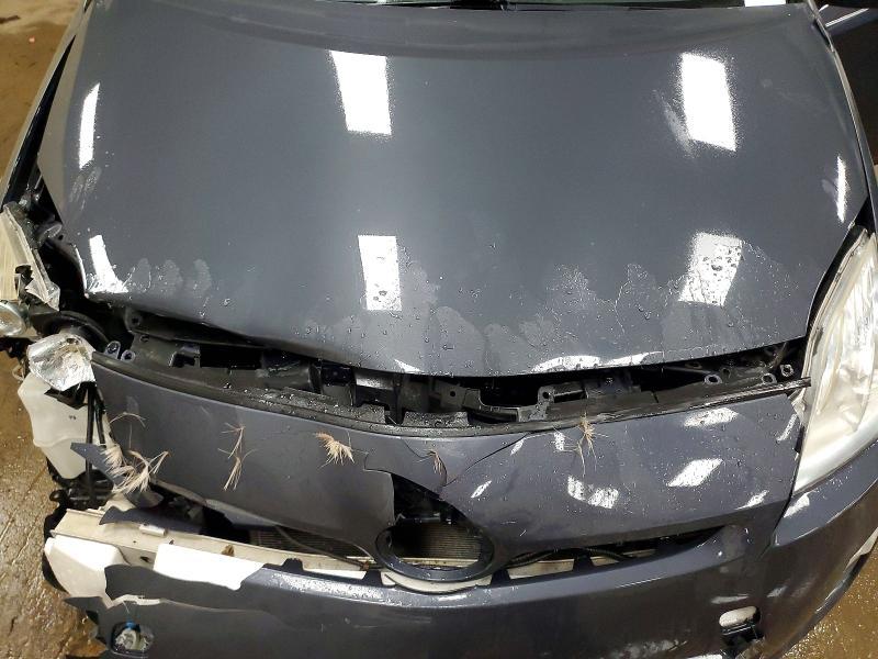 2010 Toyota Prius iii