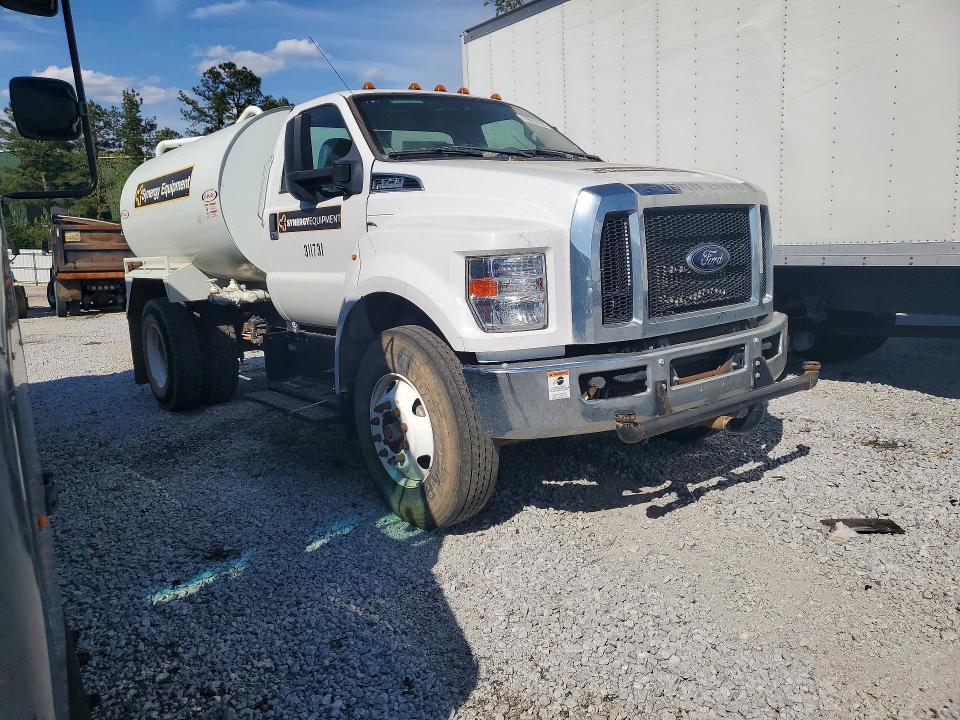 2022 Ford F750 Super Duty Tank Truck