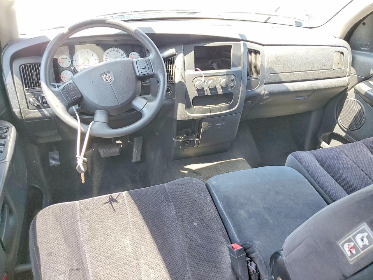 2005 Dodge RAM 1500 ST