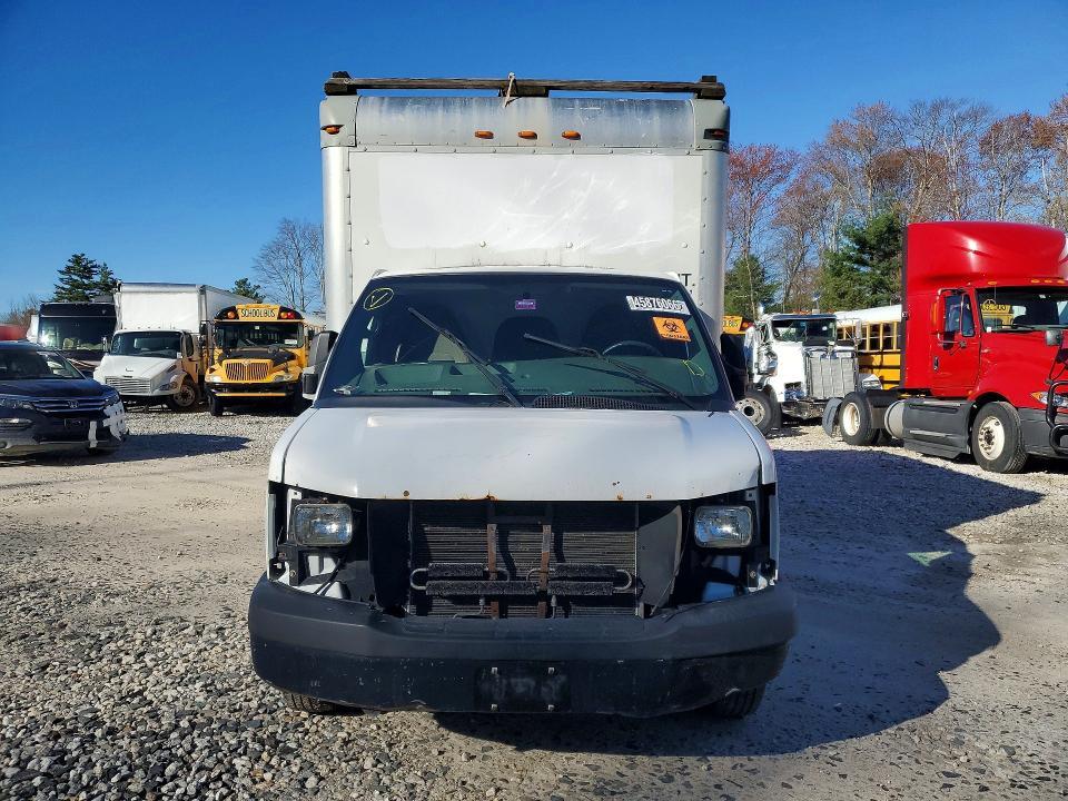 2014 Chevrolet Express BOX Truck
