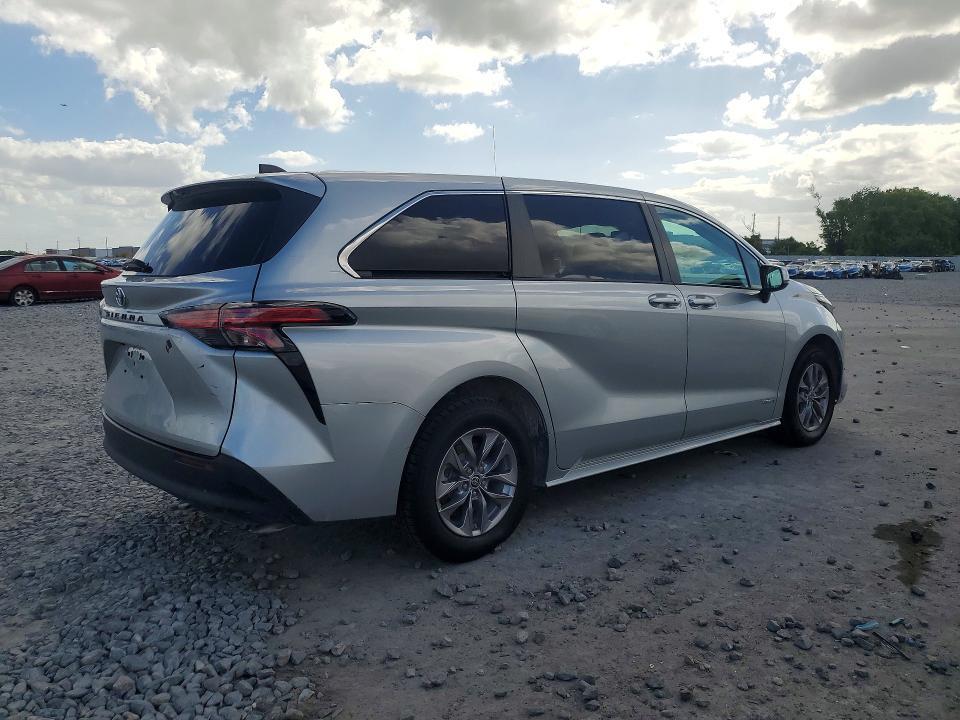 2021 Toyota Sienna le 8-passenger