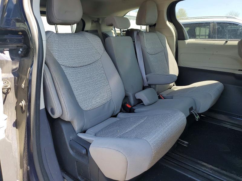 2023 Toyota Sienna le