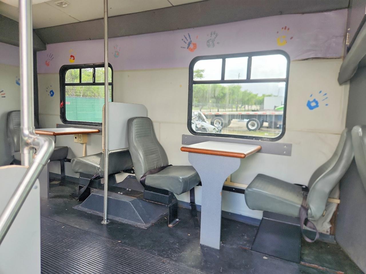 2008 Ford E350 Shuttle Bus