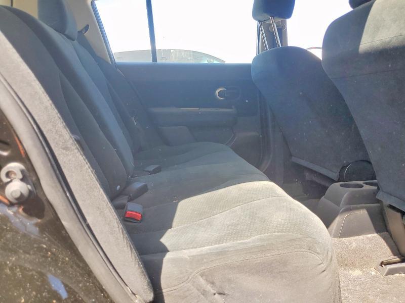 2011 Nissan Versa 1.8 s