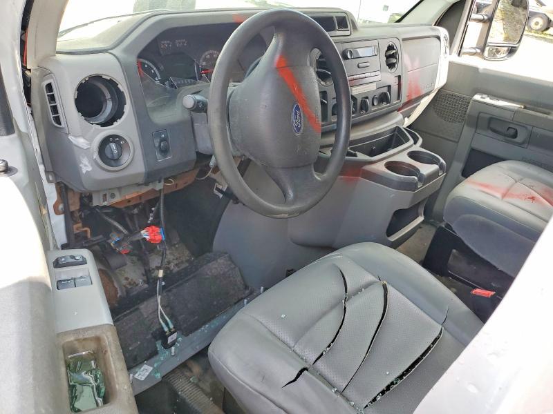 2018 Ford Econoline E450 Super Duty Cutaway Van