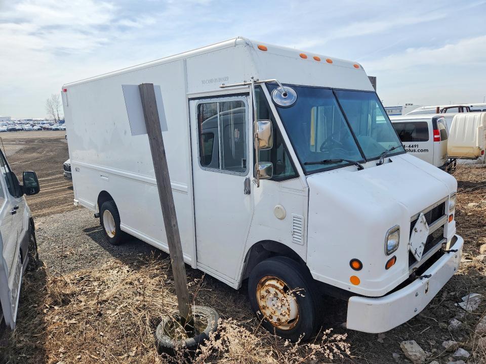 2004 Freightliner Chassis M Line WALK-IN Van