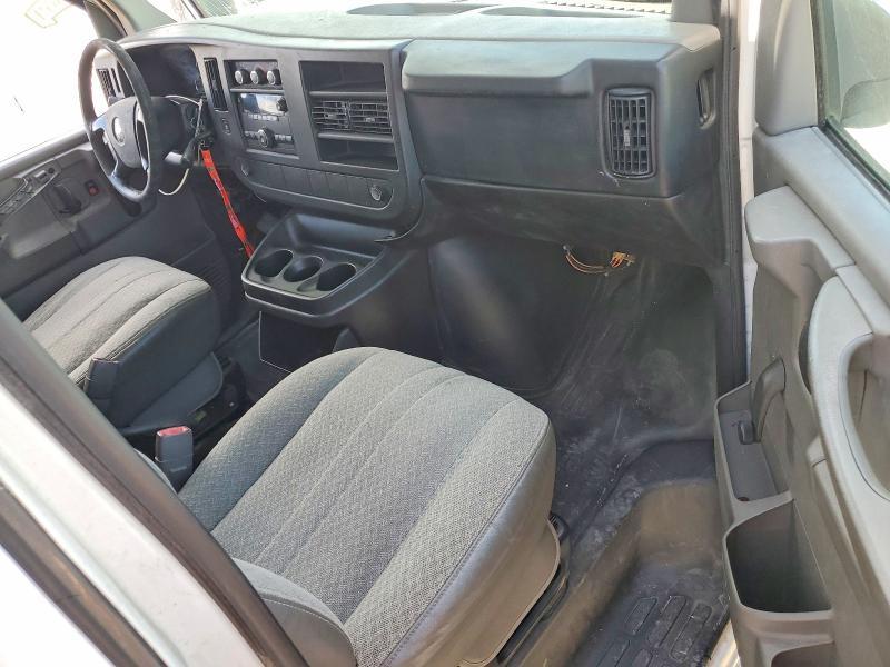 2009 Chevrolet Express BOX Truck