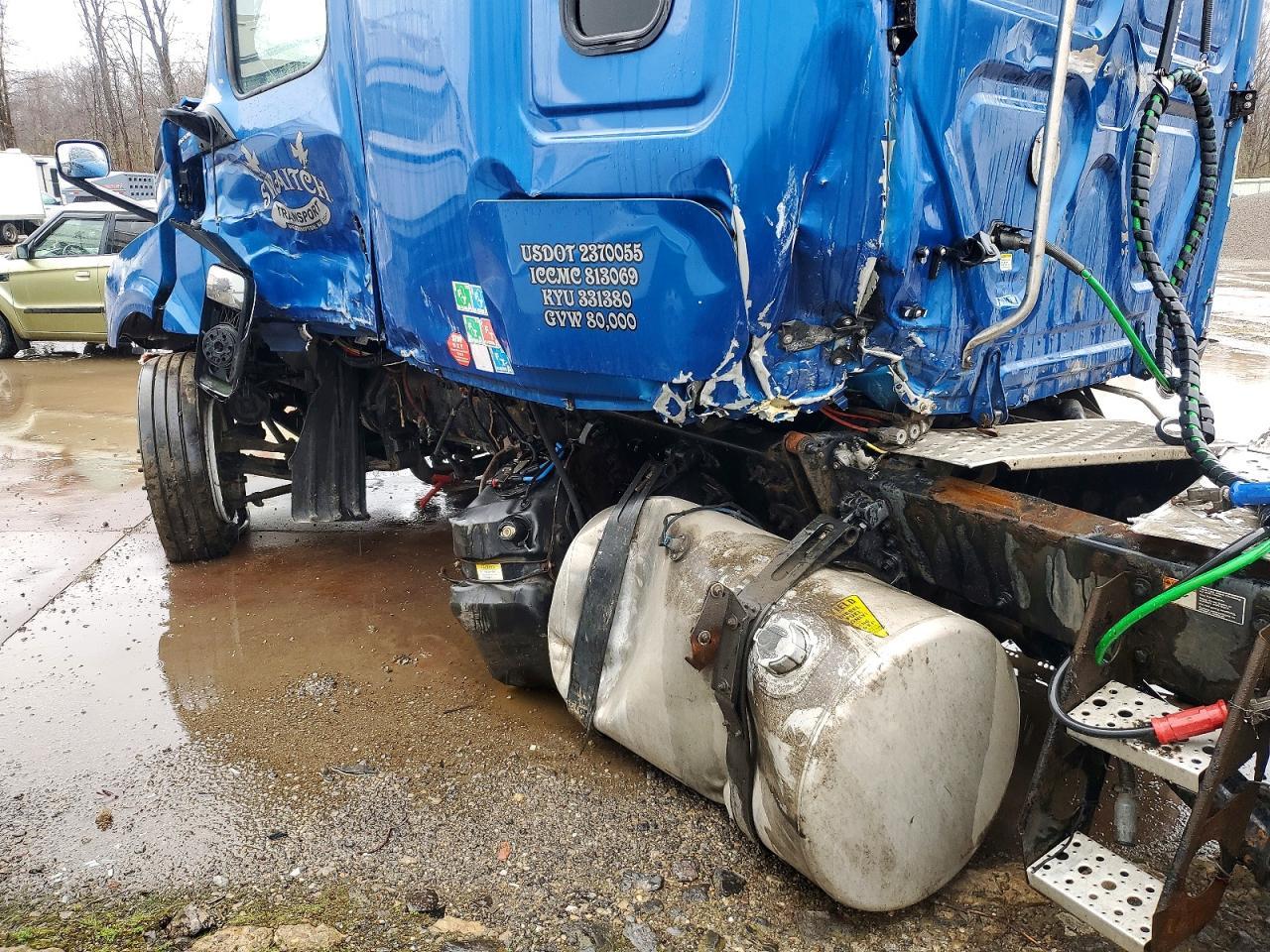 2018 Freigliner 2018 Freightliner Cascadia 126 Semi Truck