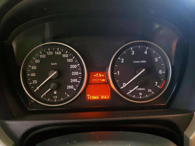 2011 BMW 323 i
