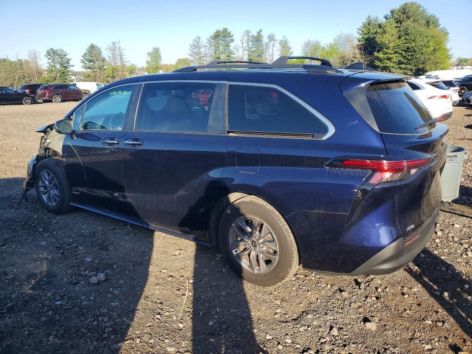 2021 Toyota Sienna xle