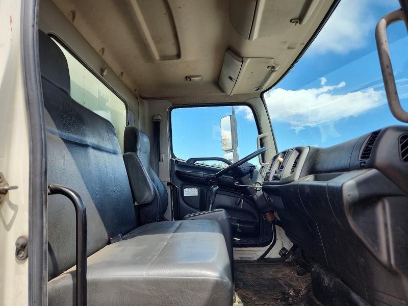 2013 Hino 258/268 box Truck