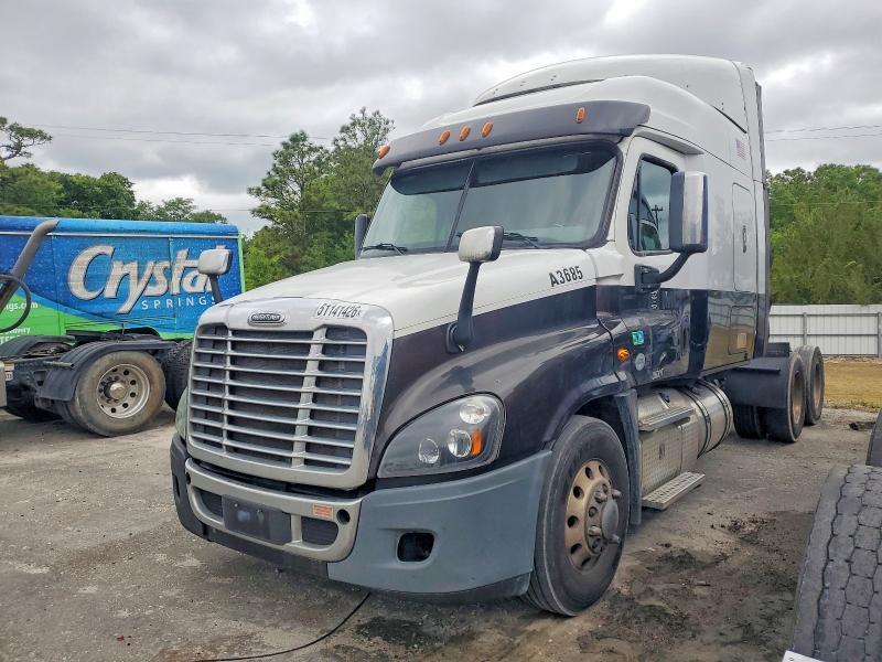 2017 Freigliner 2017 Freightliner Cascadia 125 Semi Truck