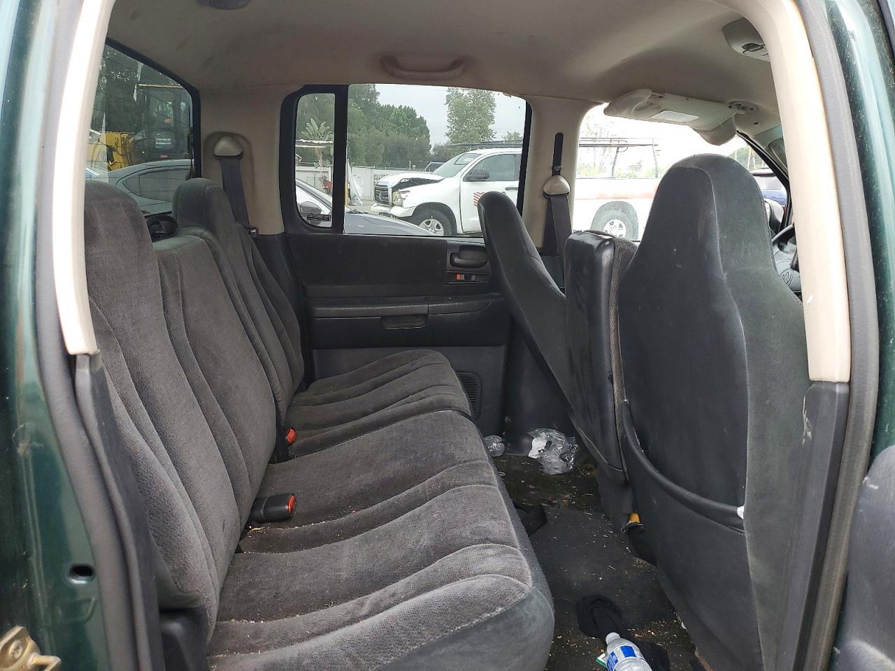 2001 Dodge Dakota Quattro