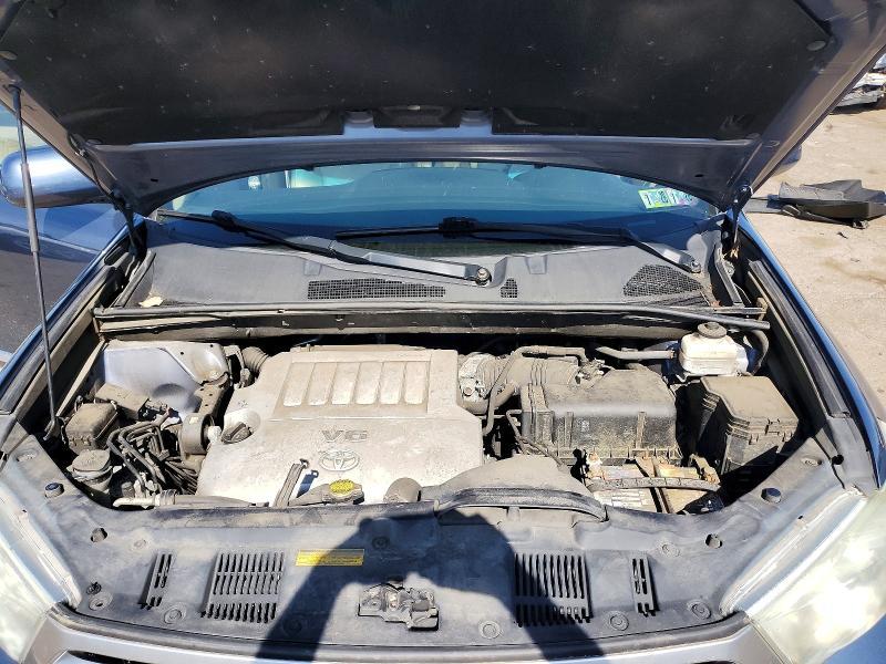 2012 Toyota Highlander se