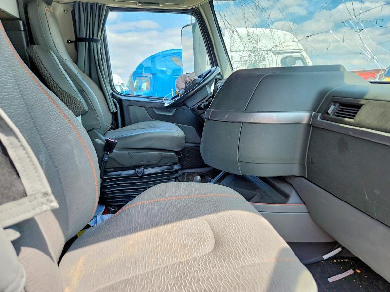 2025 Volvo VN VNL