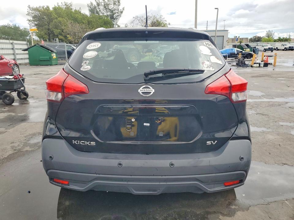 2020 Nissan Kicks sv