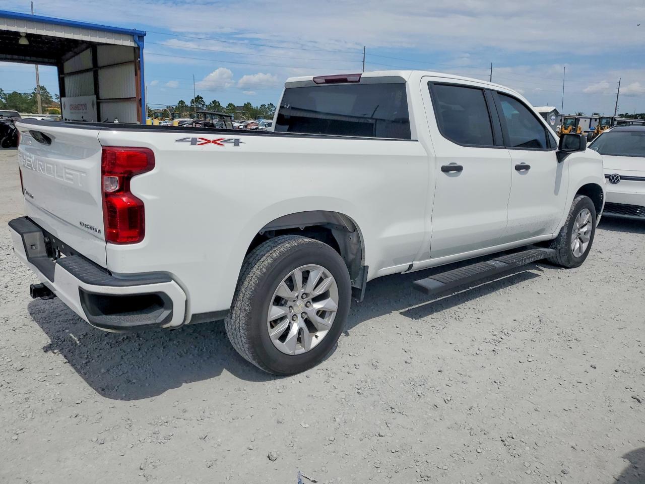 2022 Chevrolet Silverado K1500 Custom