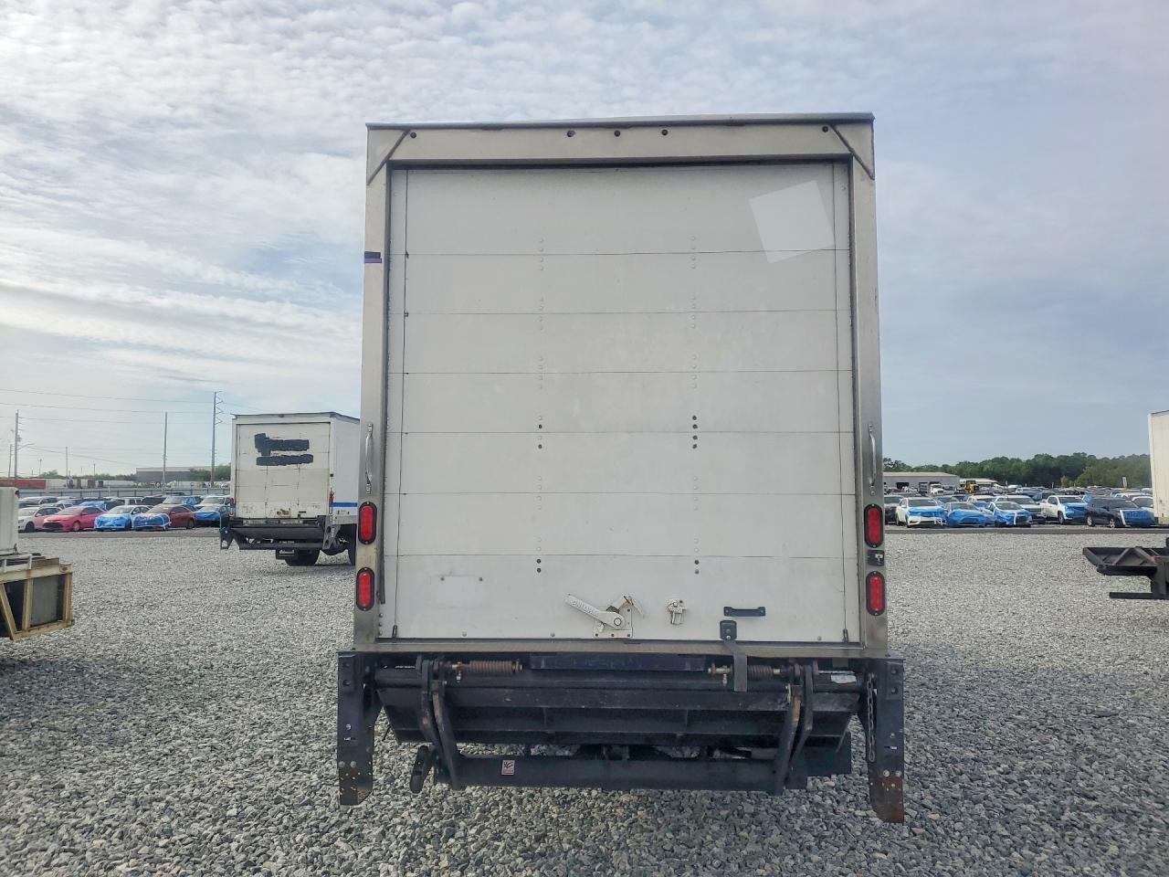 2024 Isuzu NRR BOX Truck