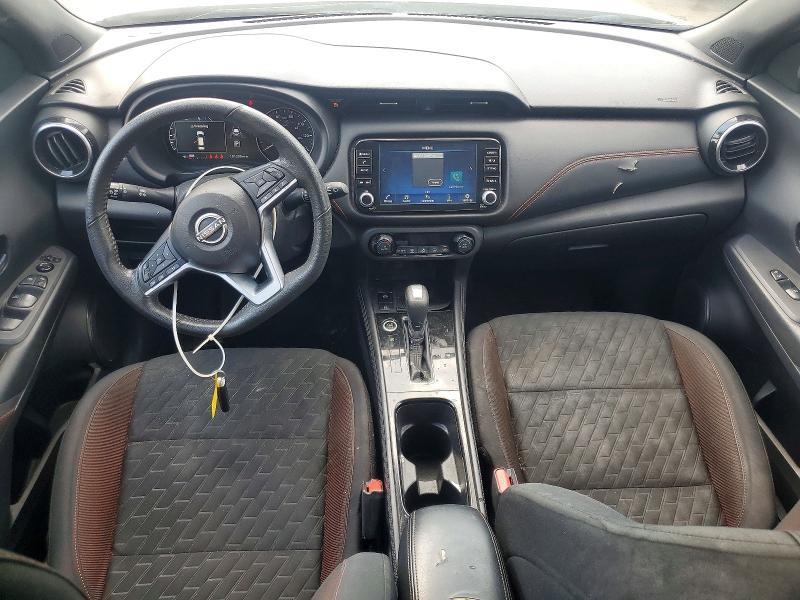 2022 Nissan Kicks sr