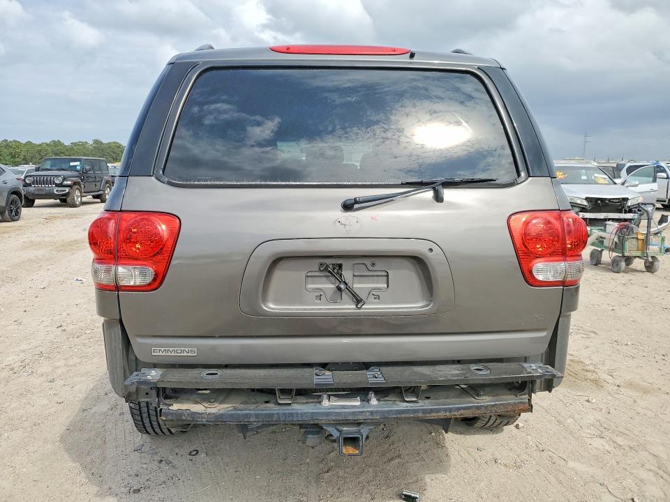 2005 Toyota Sequoia SR5