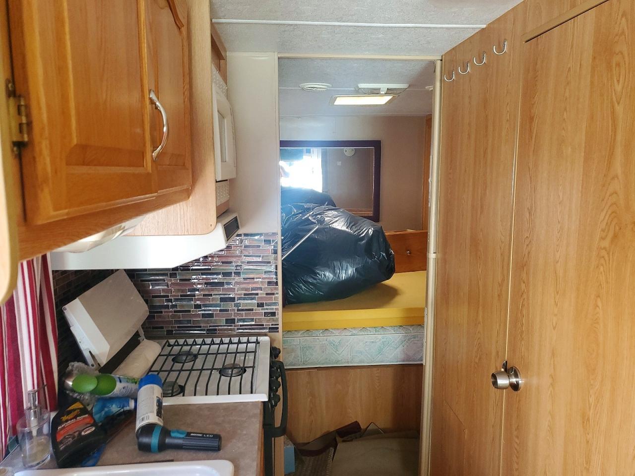 2002 Workhorse Custom Chassis P32 RV