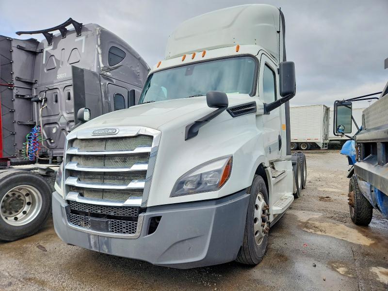 2019 Freigliner 2019 Freightliner Cascadia 126 Semi Truck