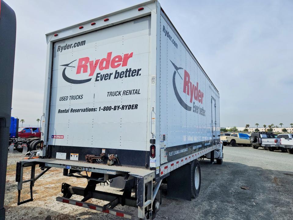 2018 International 4300 BOX Truck