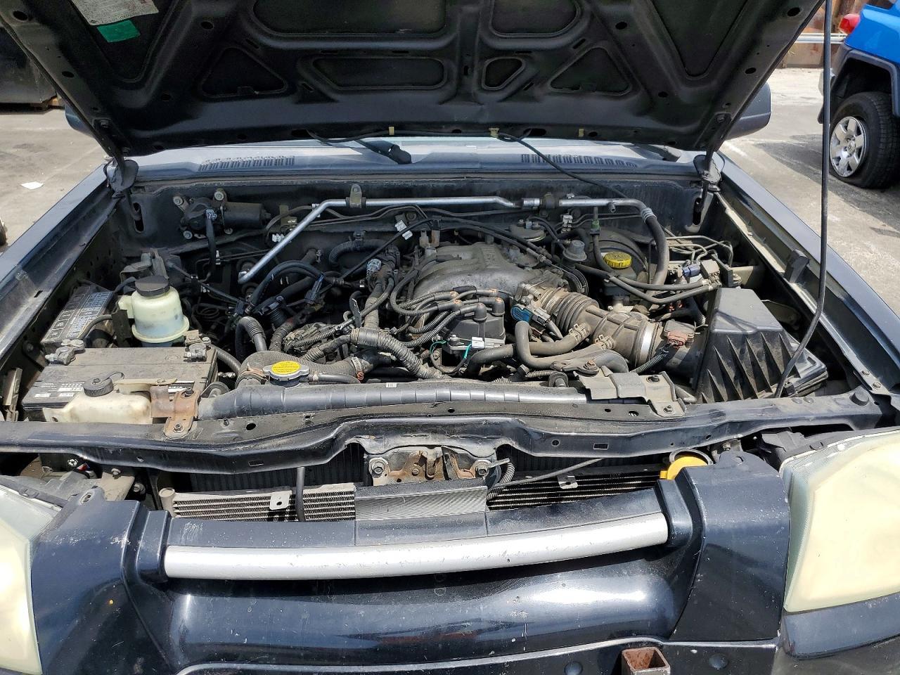 2004 Nissan Frontier Crew Cab XE V6