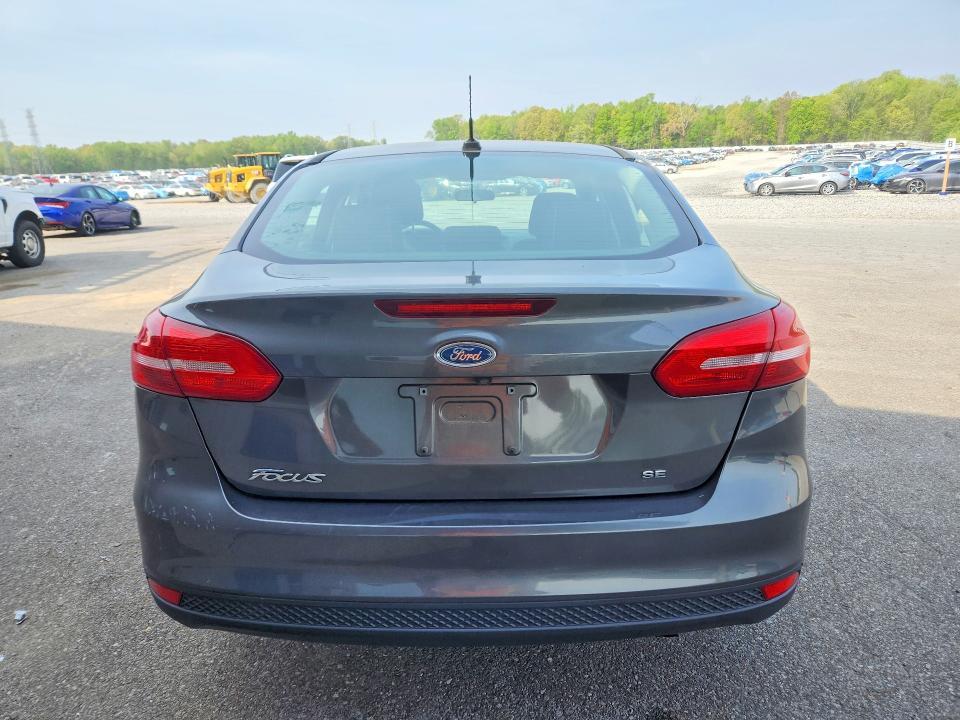 2016 Ford Focus se