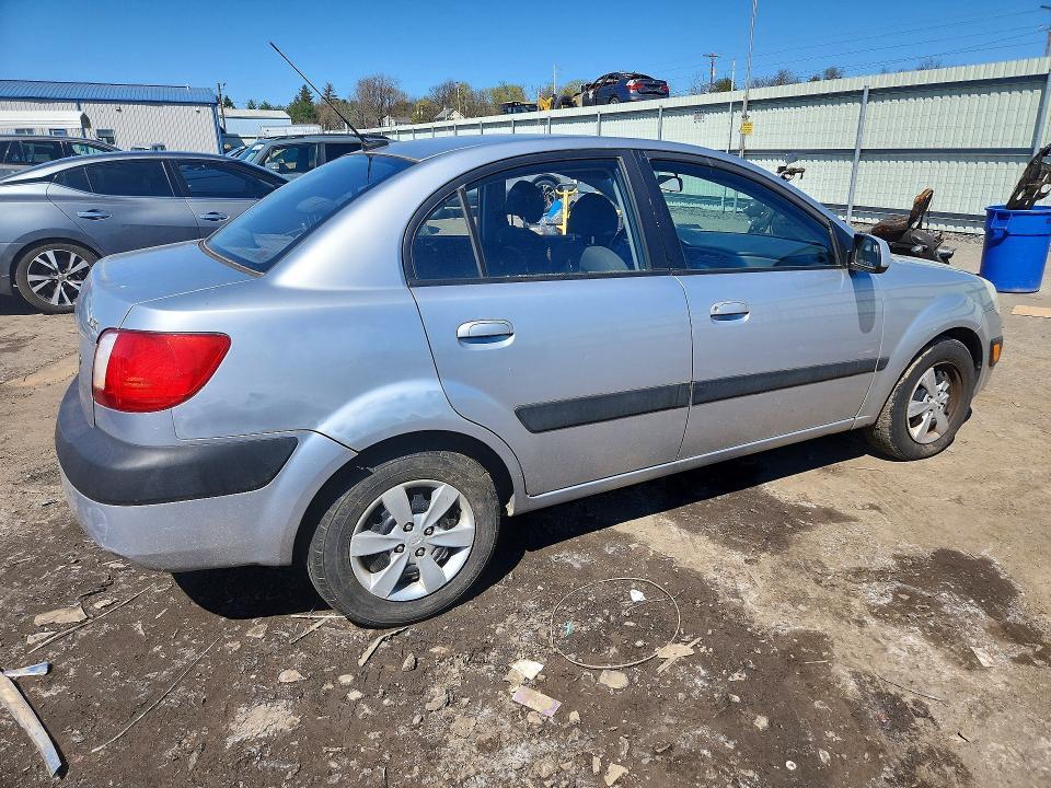 2009 KIA Rio Base