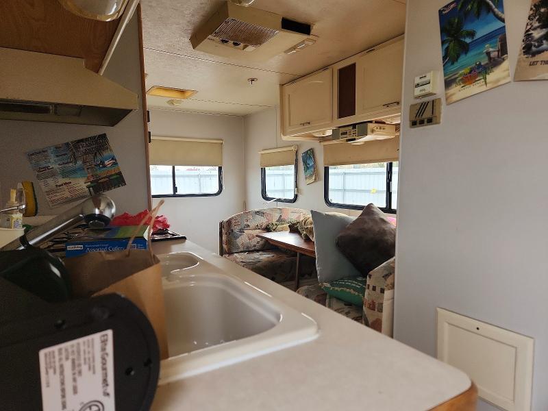 2000 Coachmen Camper