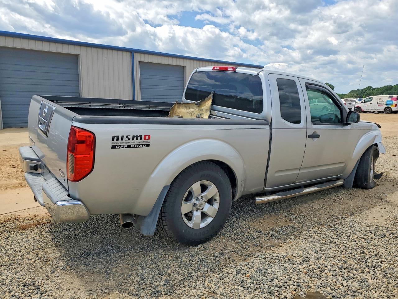 2005 Nissan Frontier SE