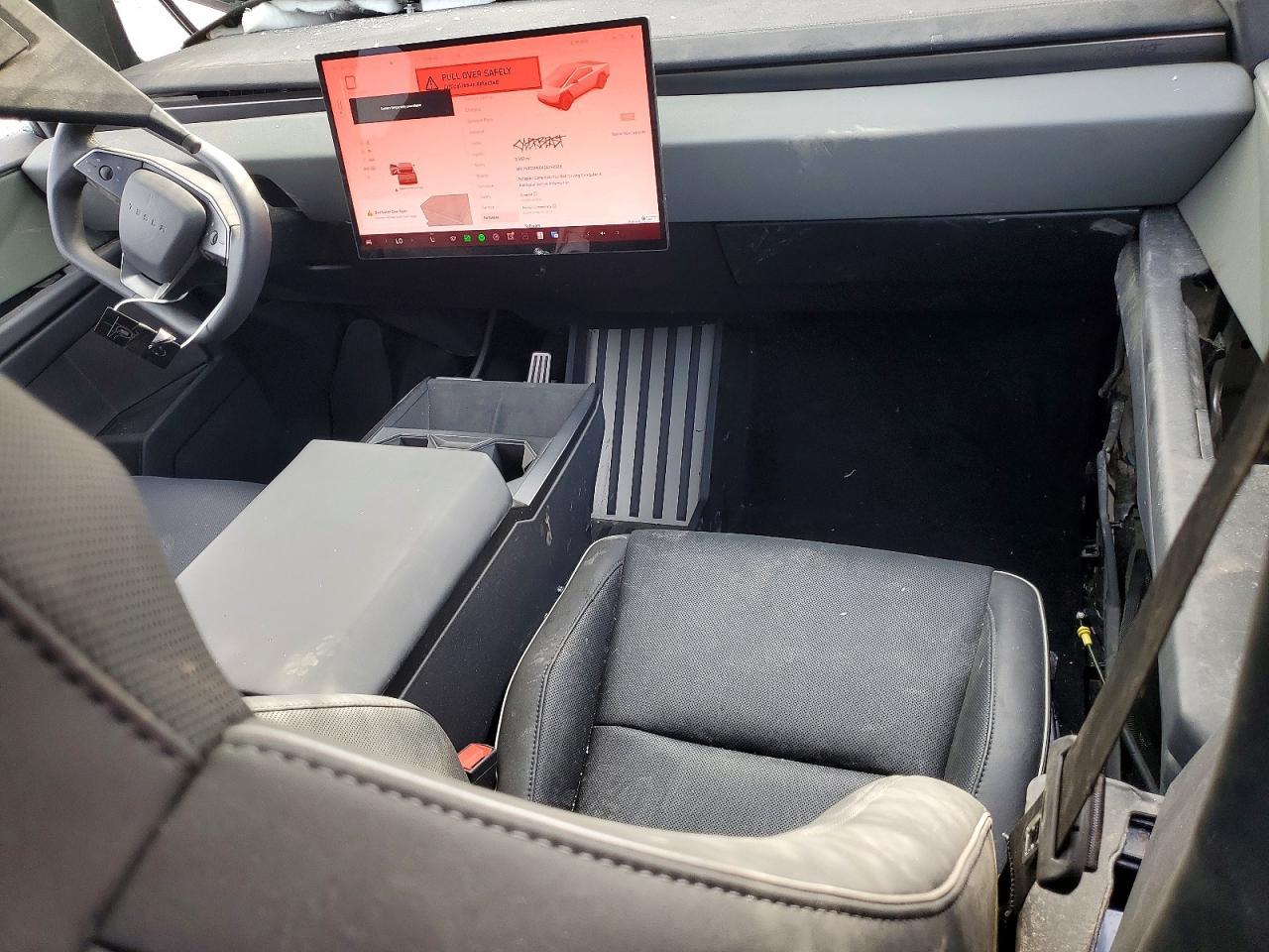 2025 Tesla Cybertruck