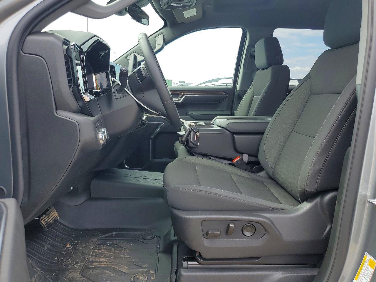 2026 GMC Sierra K1500 SLE