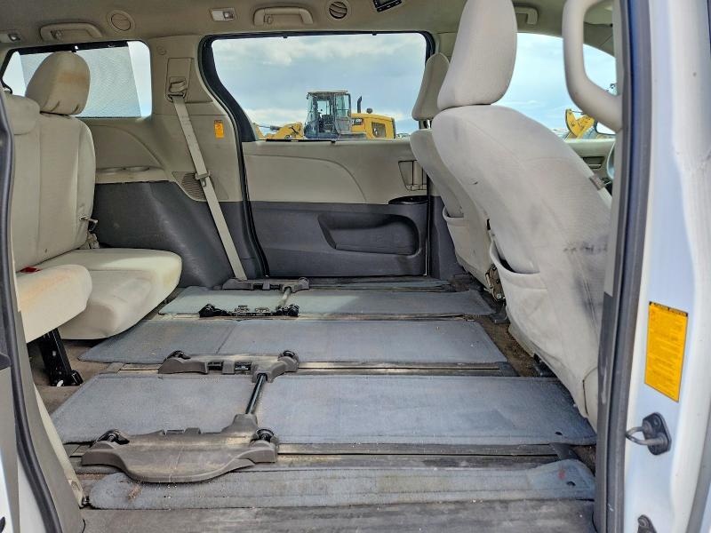 2013 Toyota Sienna le 7-passenger