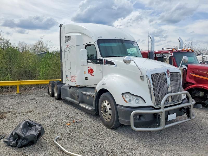 2019 Kenworth T680 Semi Truck
