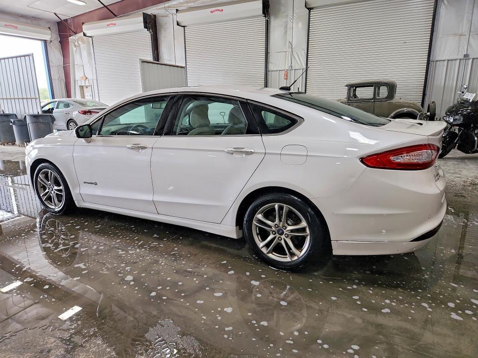 2015 Ford Fusion Titanium hev