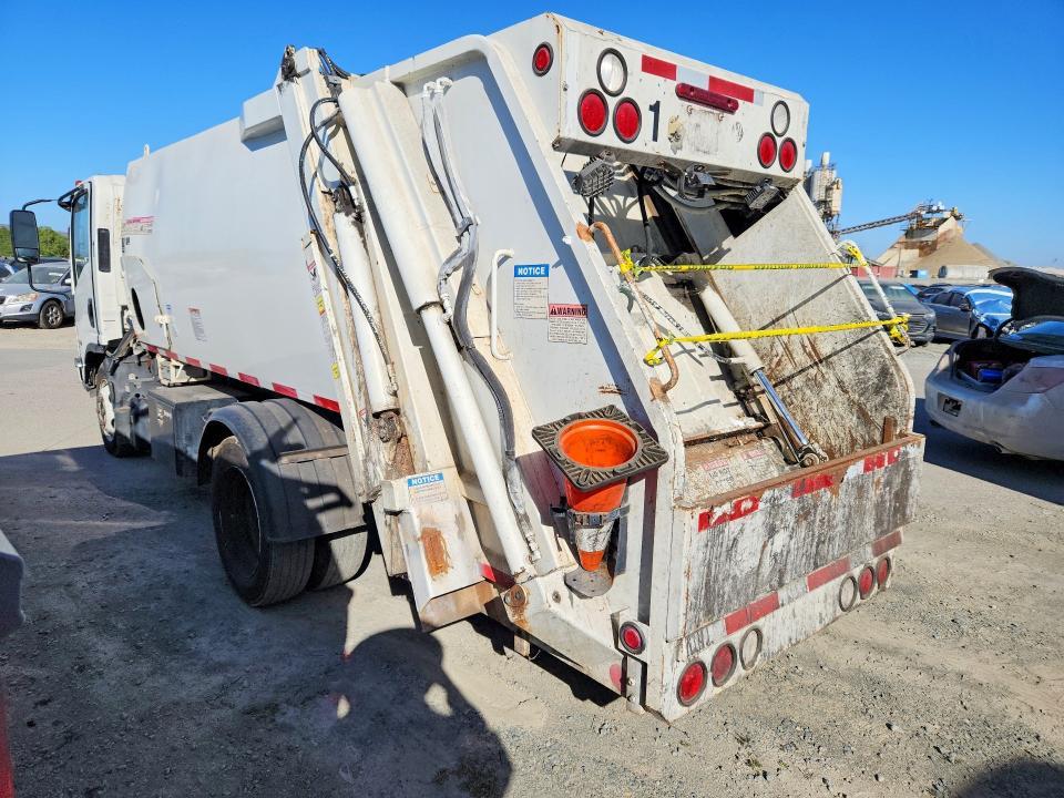 2017 Isuzu NRR Refuse Truck