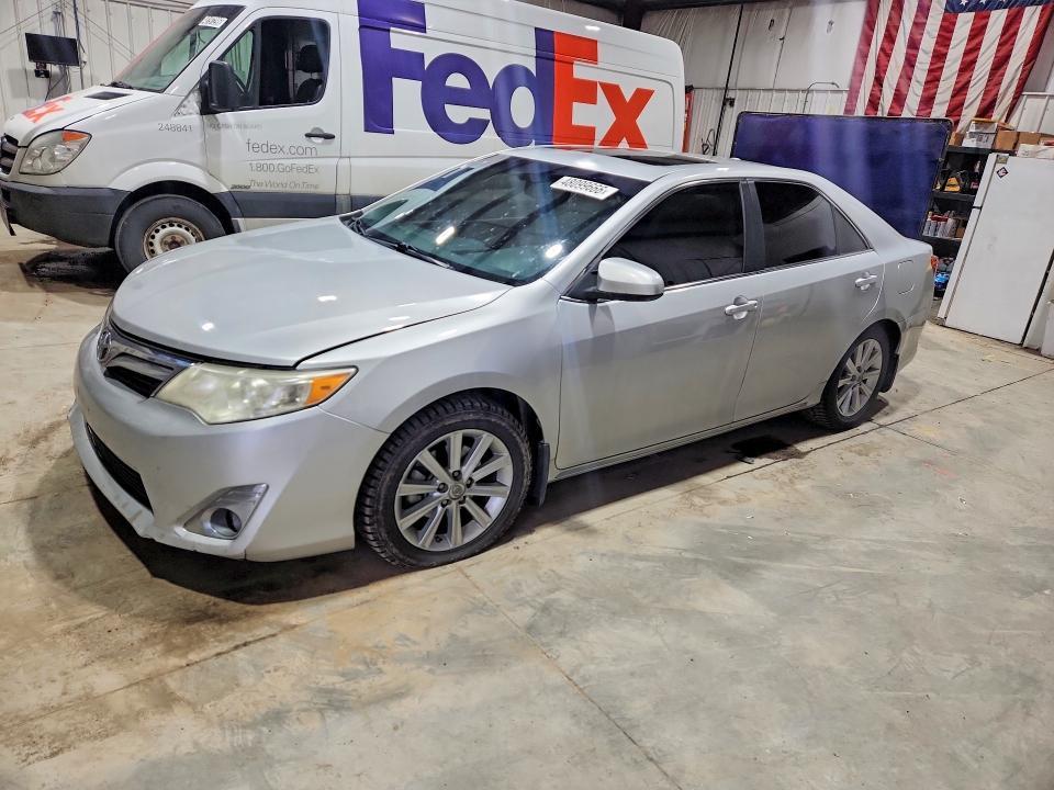 2014 Toyota Camry xle V6