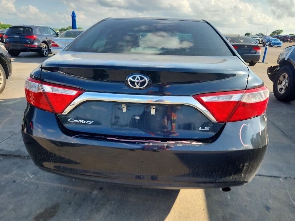 2016 Toyota Camry le