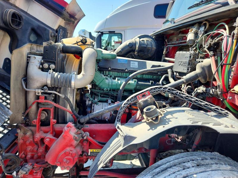 2017 Volvo VNL Semi Truck